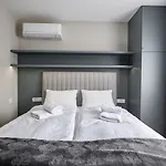 Апартаменты Luxury Nina With Sea View